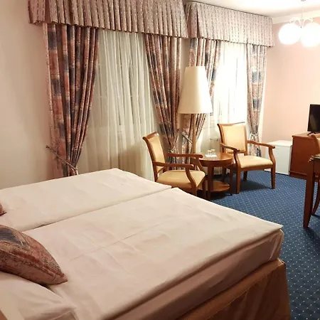 Eurohotel 3* カルロヴィ・ヴァリ